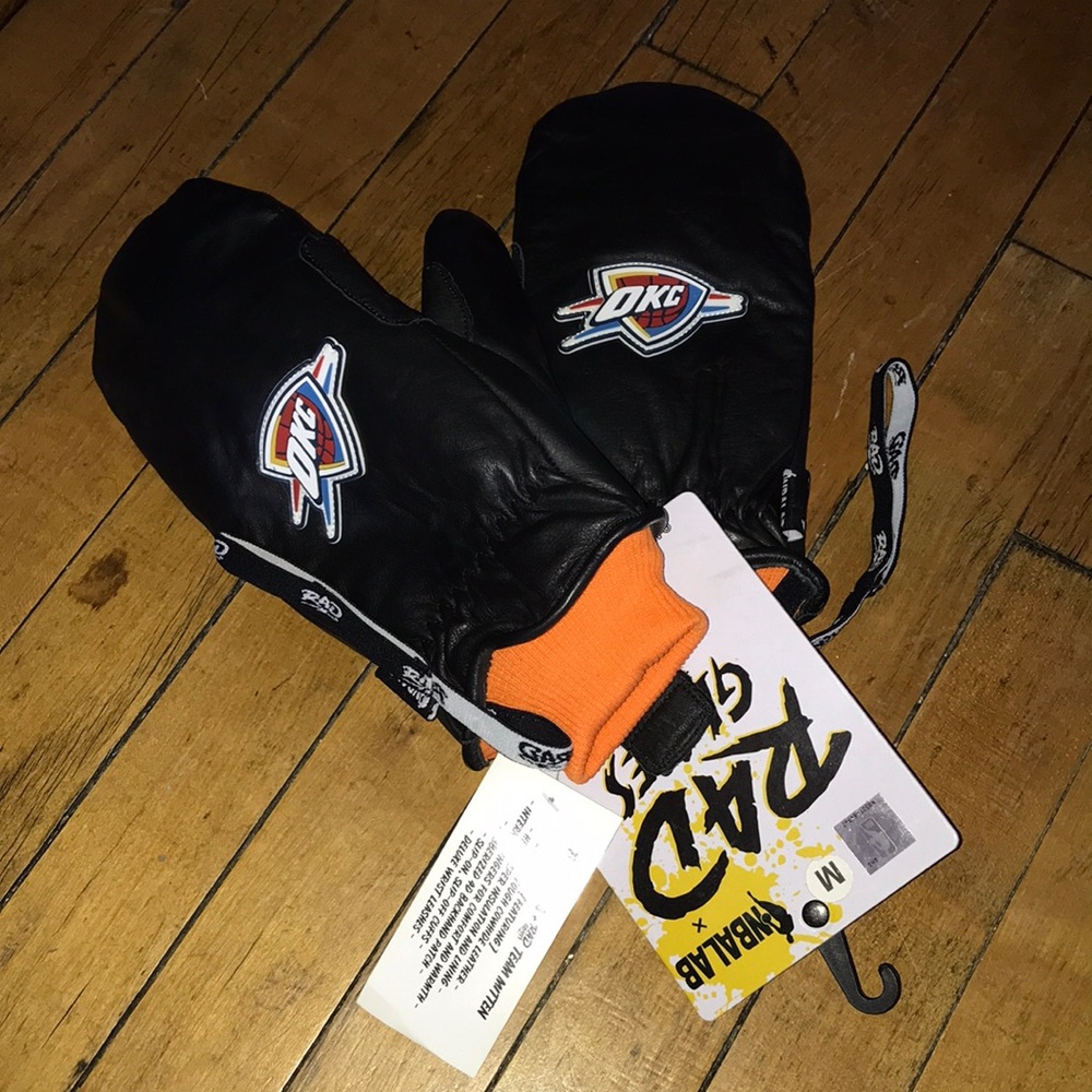 OKC Thunder Black Leather Mittens with Orange Cuffs